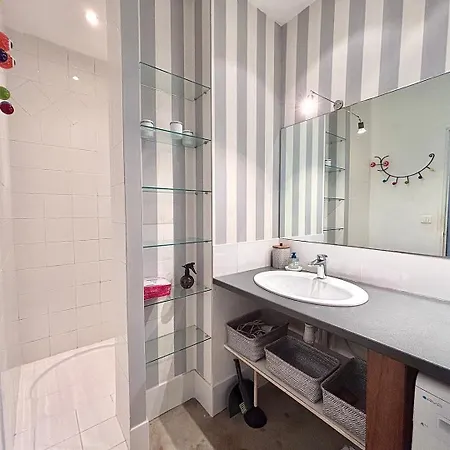 Le 22, T3 Centre Maison Carree, 2 Apartment Nîmes