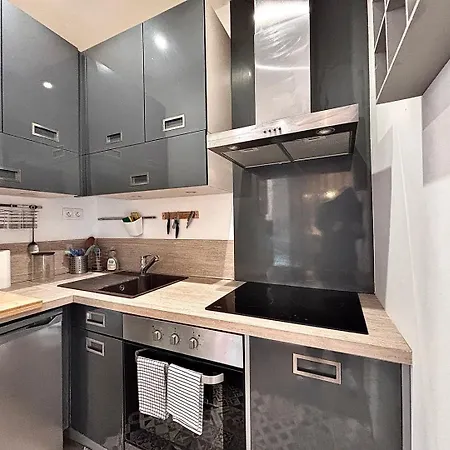Апартаменты Le 22, T3 Centre Maison Carree, 2 Ним