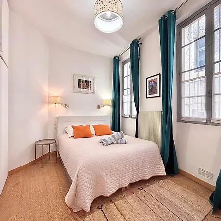 Le 22, T3 Centre Maison Carree, 2 *