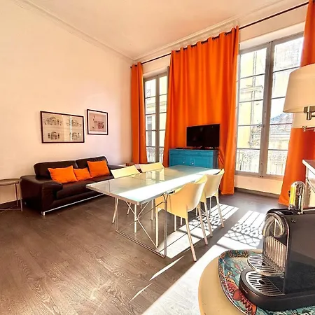 Le 22, T3 Centre Maison Carree, 2 Апартаменты Ним
