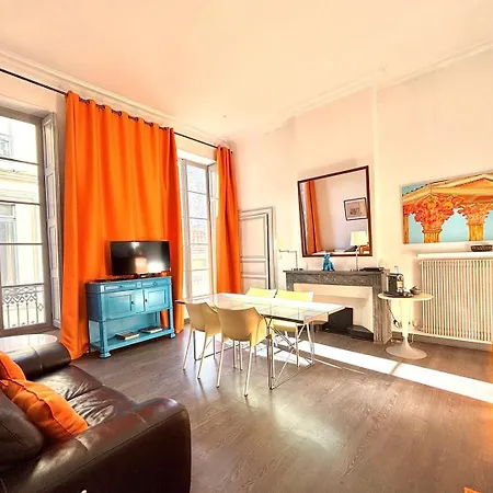 Le 22, T3 Centre Maison Carree, 2