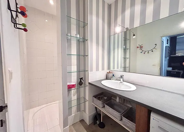 Le 22, T3 Centre Maison Carree, 2 Apartment Nimes