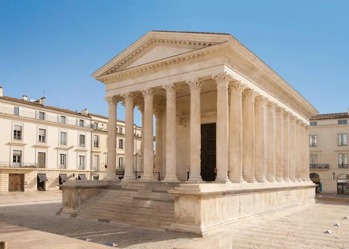 Le 22, T3 Centre Maison Carree, 2 * Nimes
